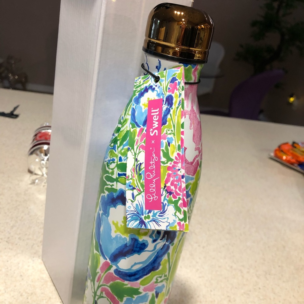 ❌🚫❌SOLD❌🚫❌25oz Lilly Pulitzer Swell bottle